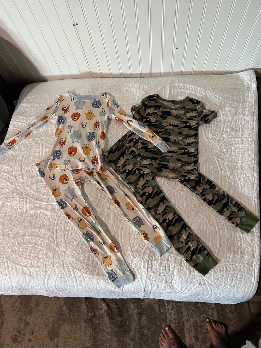 Old Navy Kids 2-Piece Animal Print & Green Camo Dino Pajama Sets Sz: 6T